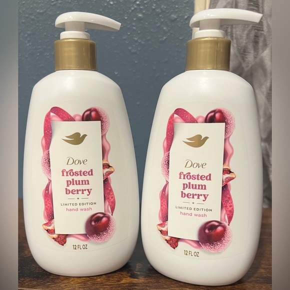 Dove Limited Edition Holiday Treats Frosted Plum Berry Hand Soap x’s 2 Bottles - Picture 1 of 5